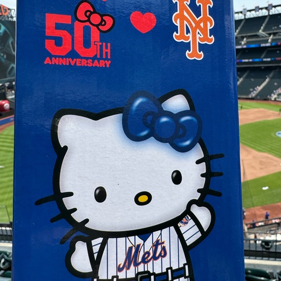 Hello Kitty New York Mets collab 5/26/24 RARE NOT AVAIL @STORES HELLO KITTY NIB - Picture 5 of 7
